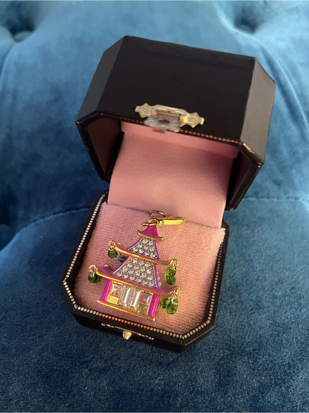 RARE Juicy Couture Pink Asian Pagoda Charm/Pendant w Green Crystal Drops - Picture 12 of 16